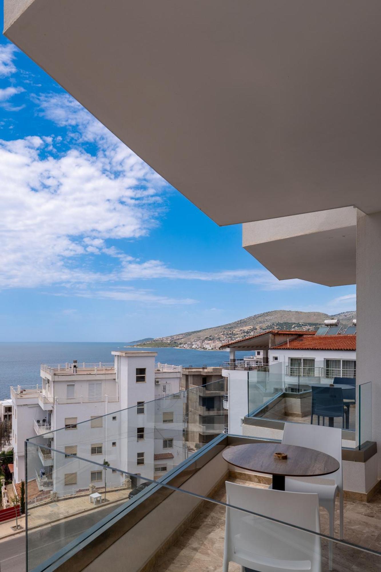 Sea View Hotel Sarandë Exterior foto