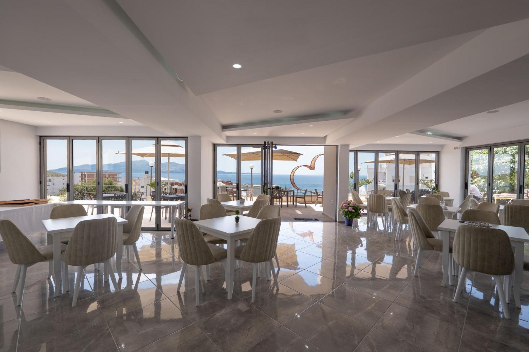 Sea View Hotel Sarandë Exterior foto
